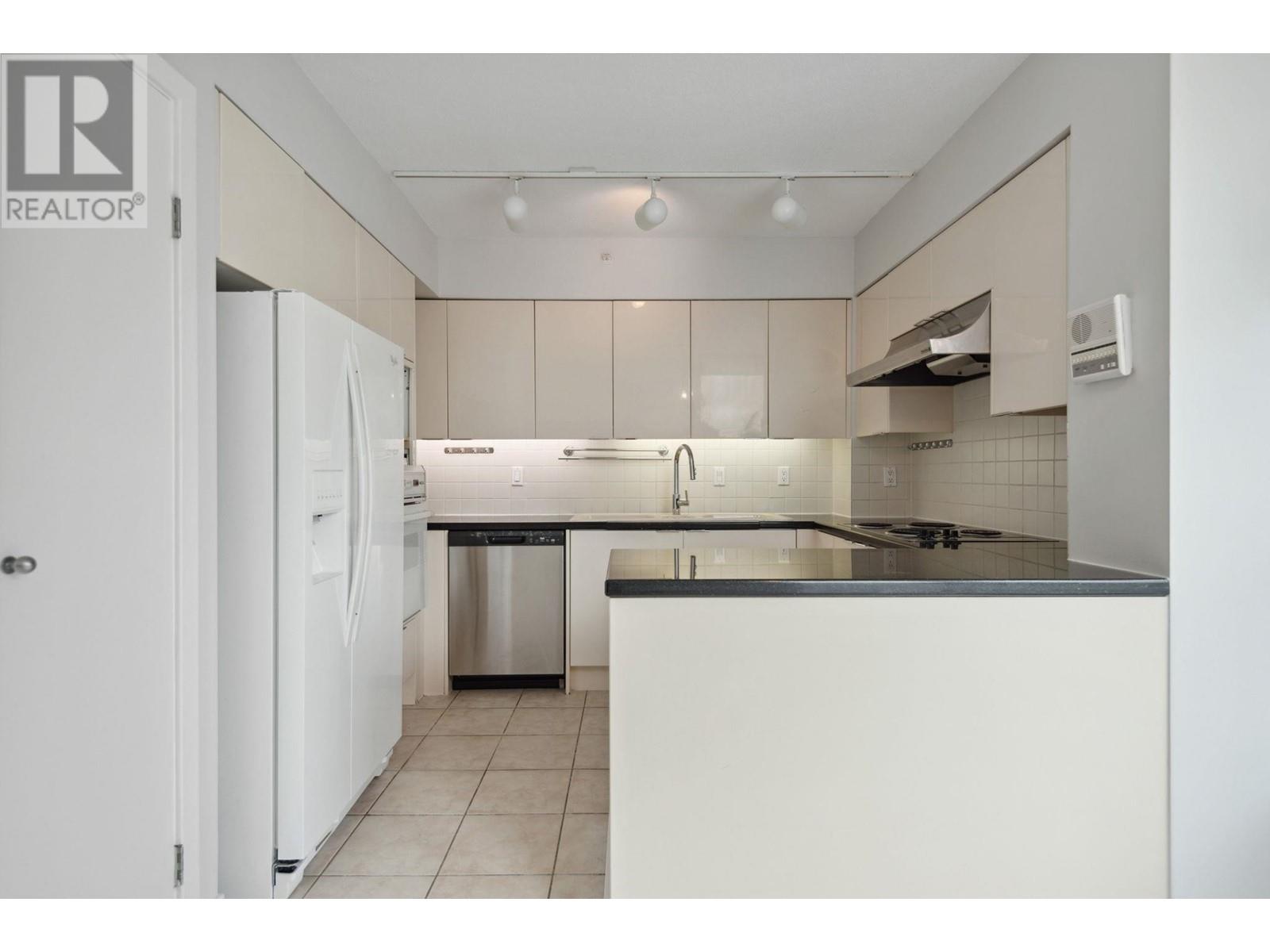 5A 1403 BEACH AVENUE, Vancouver