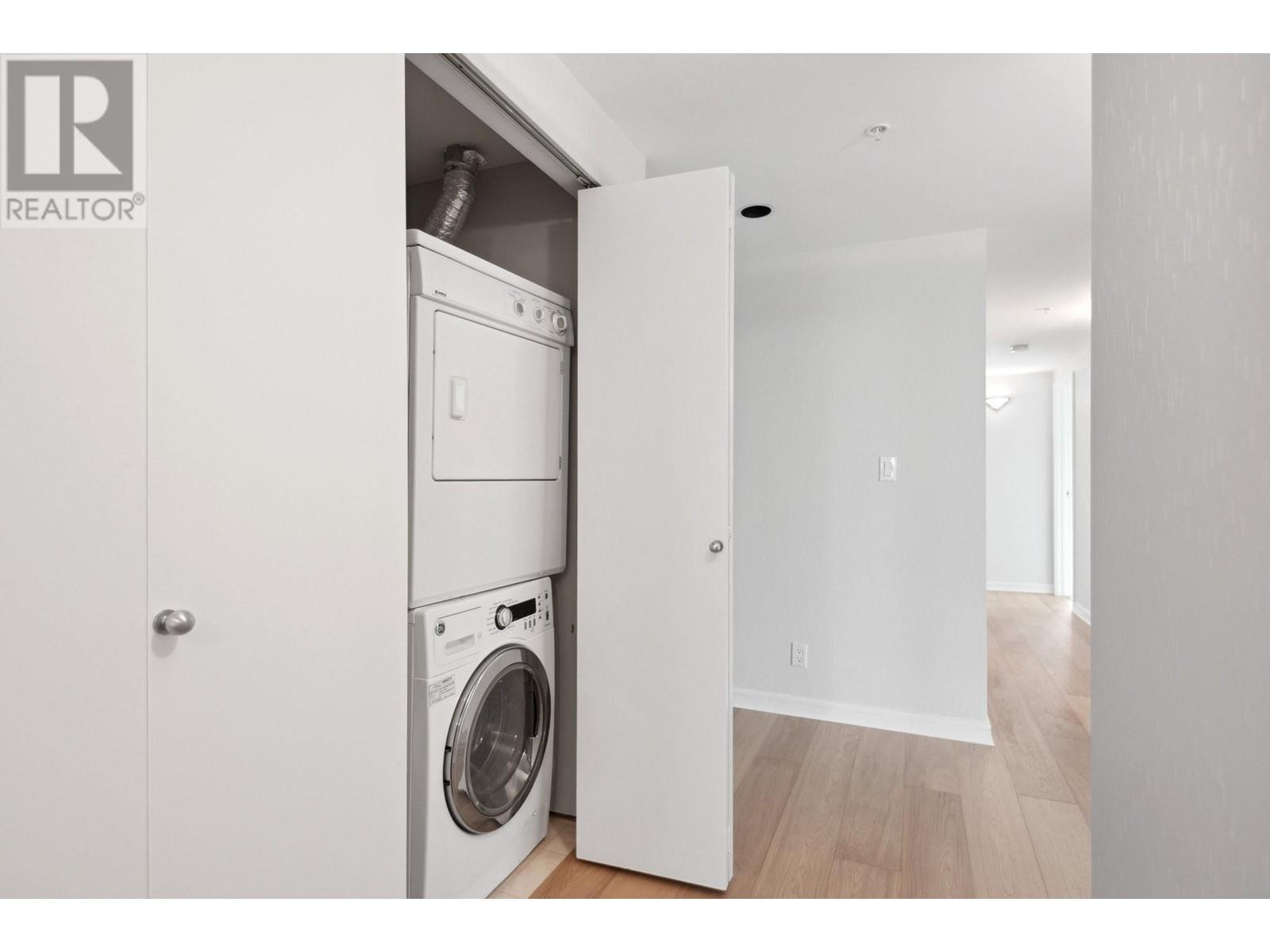 5A 1403 BEACH AVENUE, Vancouver