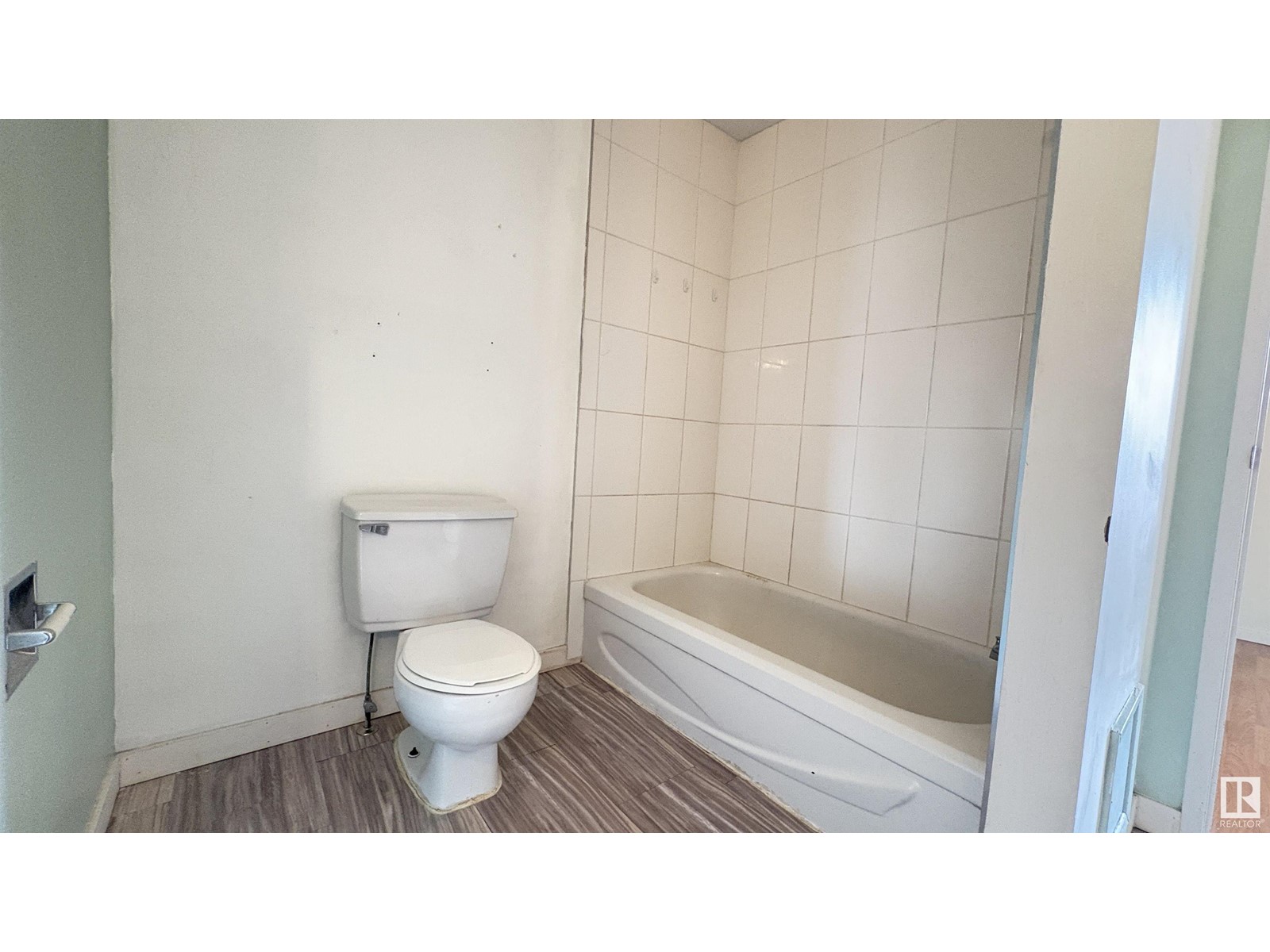Photo 21 of 10427 24 Av Nw, Edmonton AB