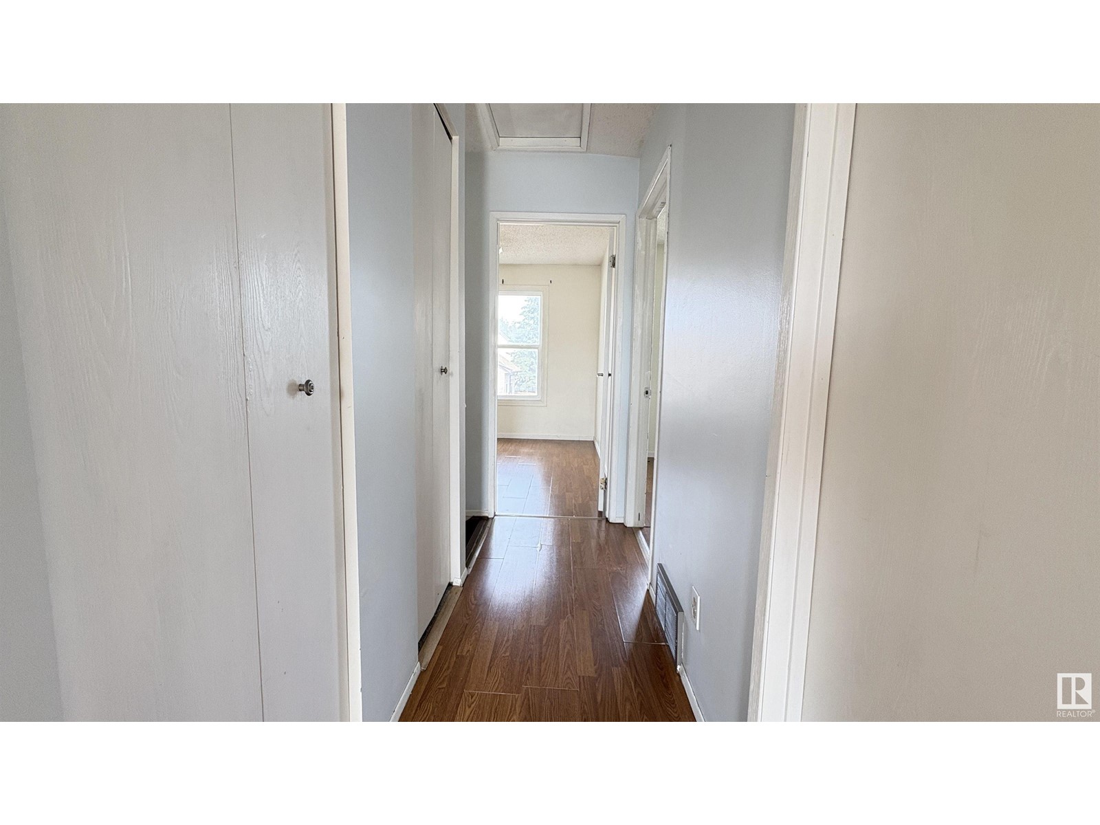 Photo 14 of 10427 24 Av Nw, Edmonton AB