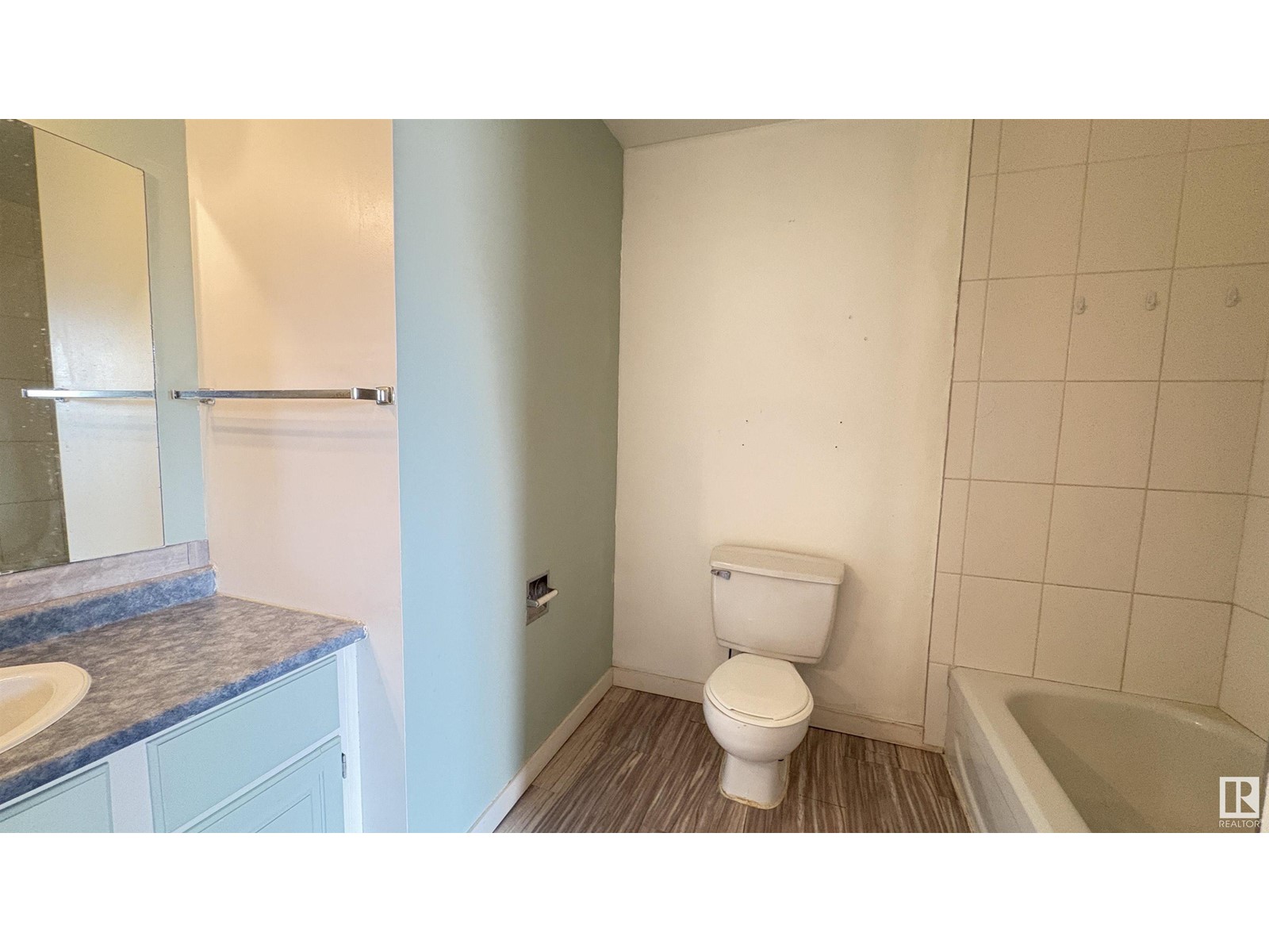 Photo 20 of 10427 24 Av Nw, Edmonton AB