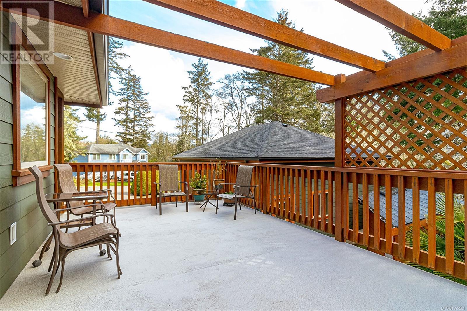 Photo 10 of 1747 Whiffin Spit Rd, Sooke BC