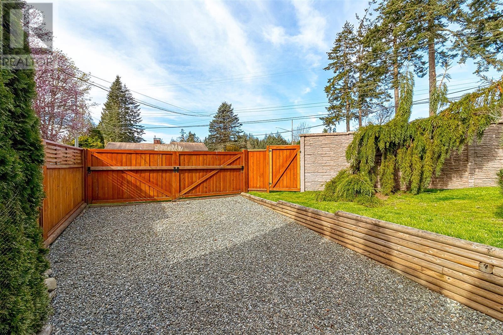 Photo 2 of 1747 Whiffin Spit Rd, Sooke BC