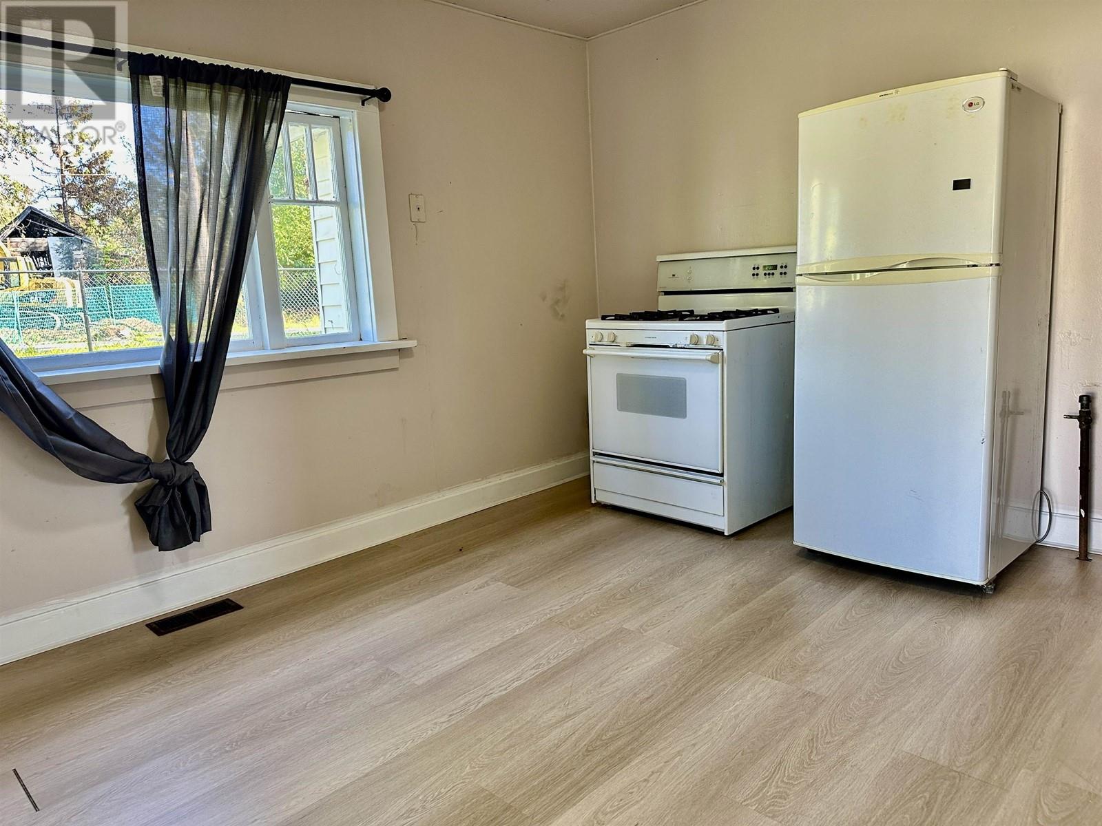 Photo 27 of 6063 9th Avenue, Burnaby BC