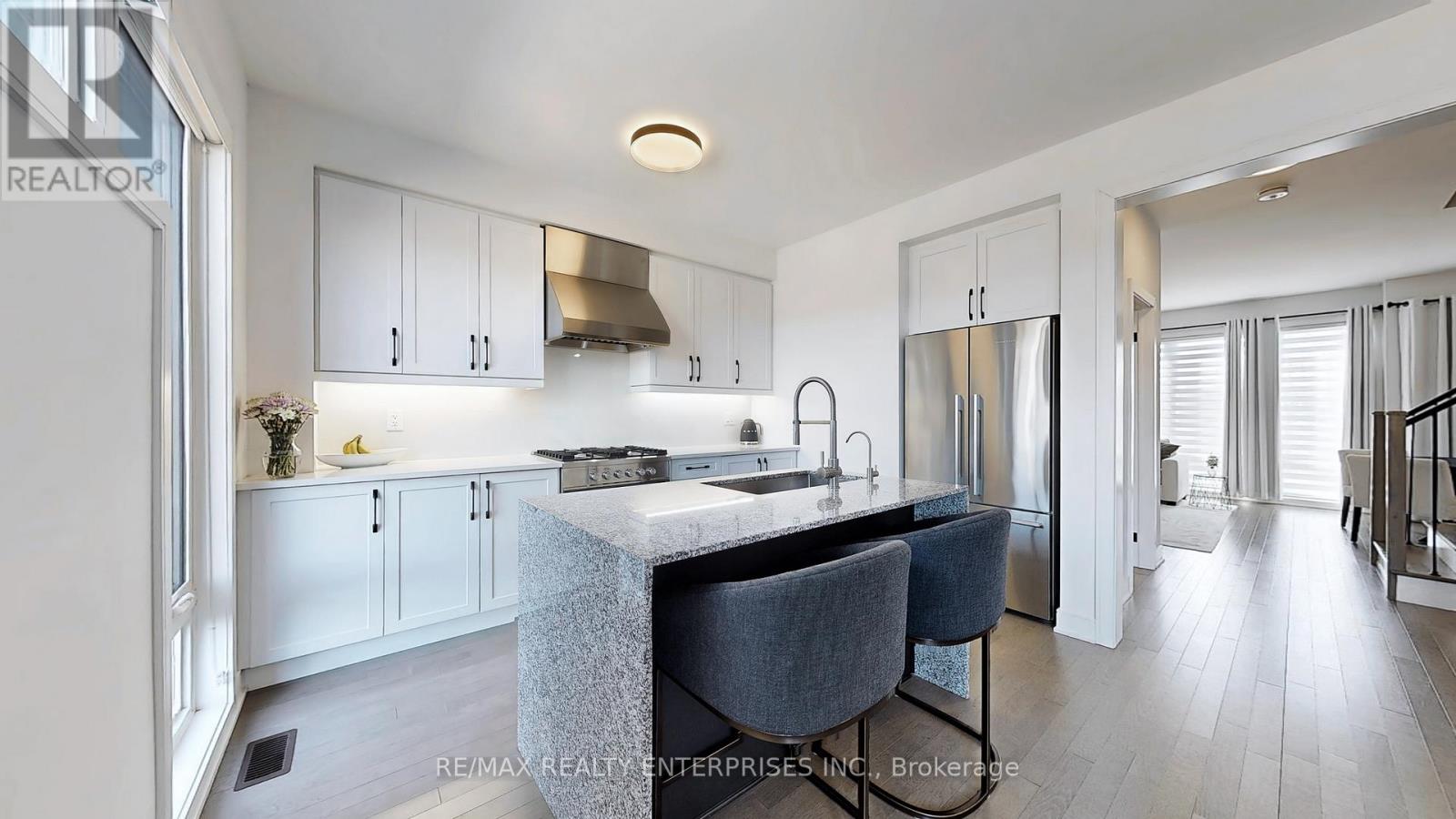 Photo 1 of 2497 Littlefield Crescent, Oakville ON