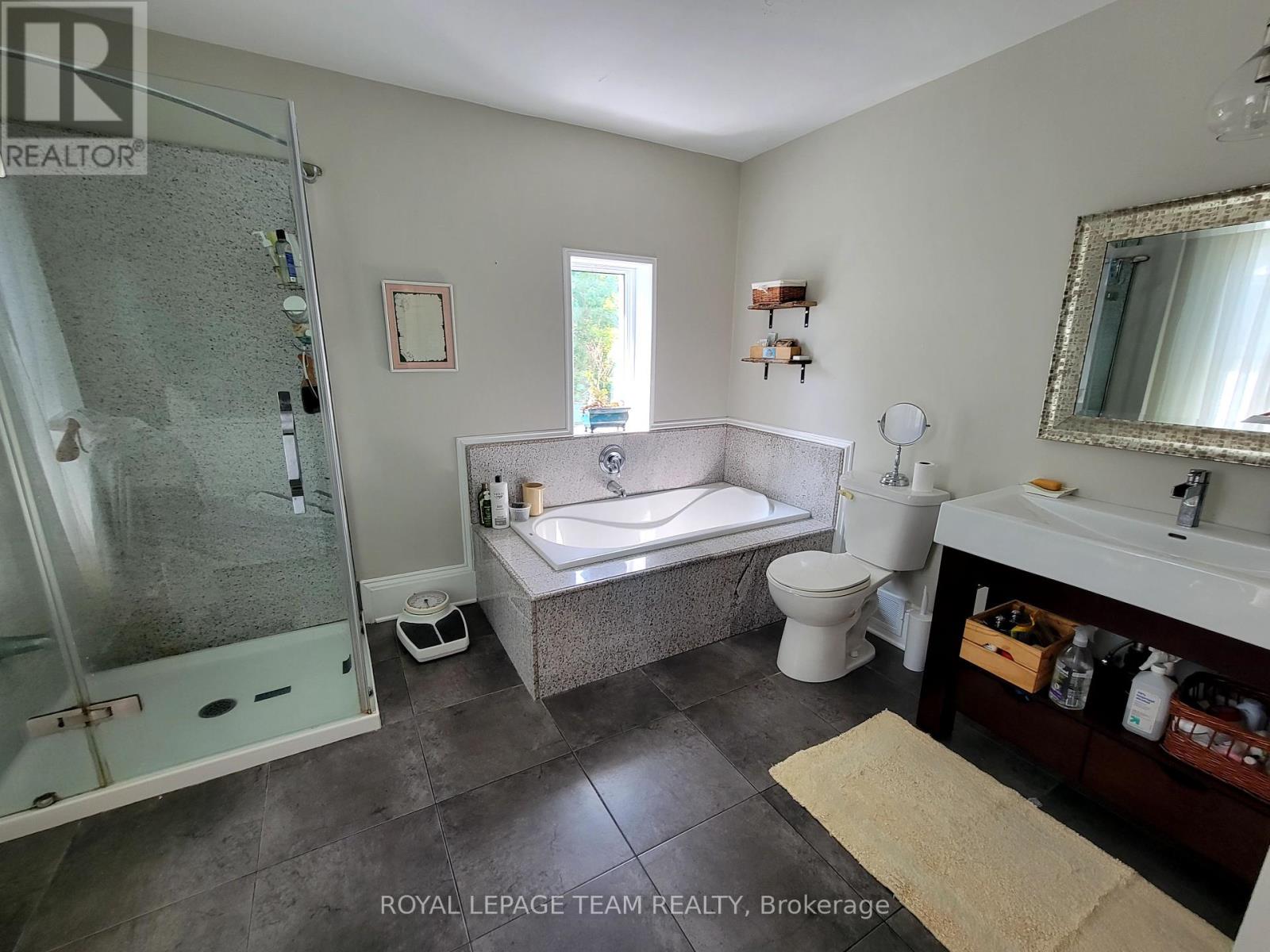 Photo 27 of 16 Peter Street S, North Glengarry ON