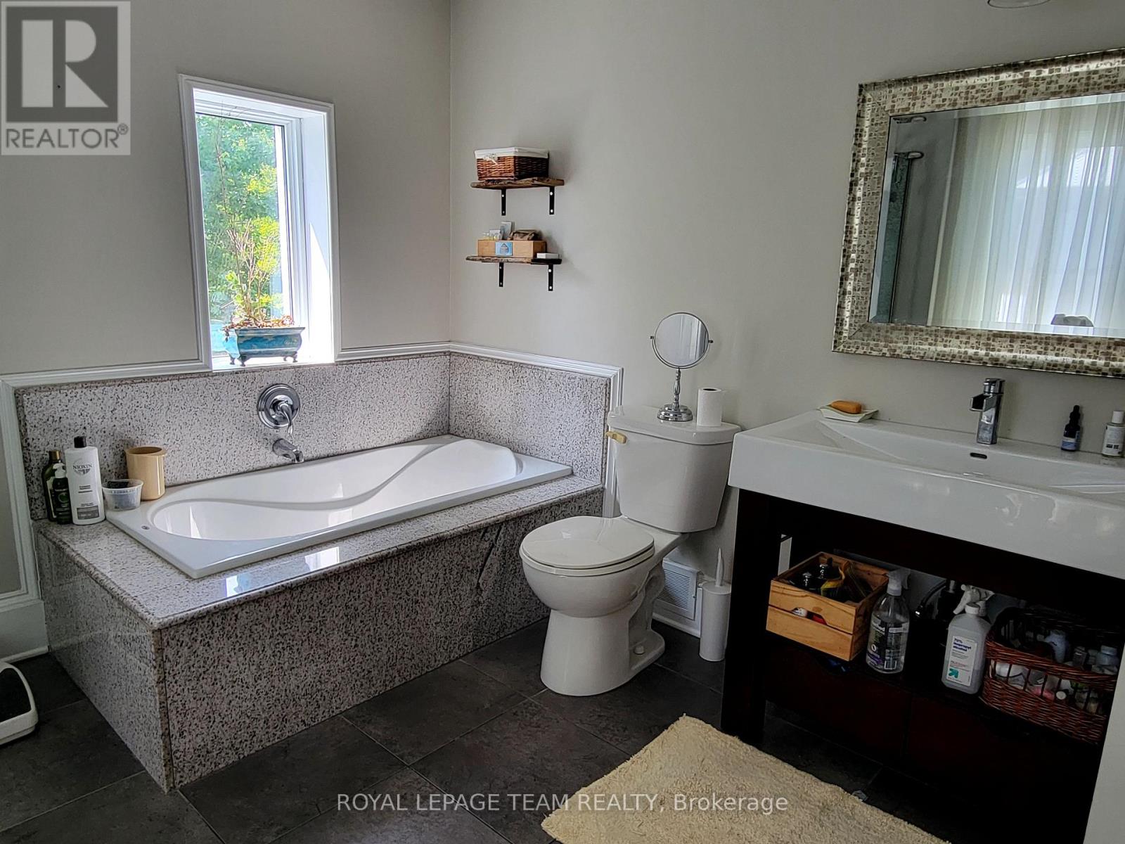 Photo 4 of 16 Peter Street S, North Glengarry ON