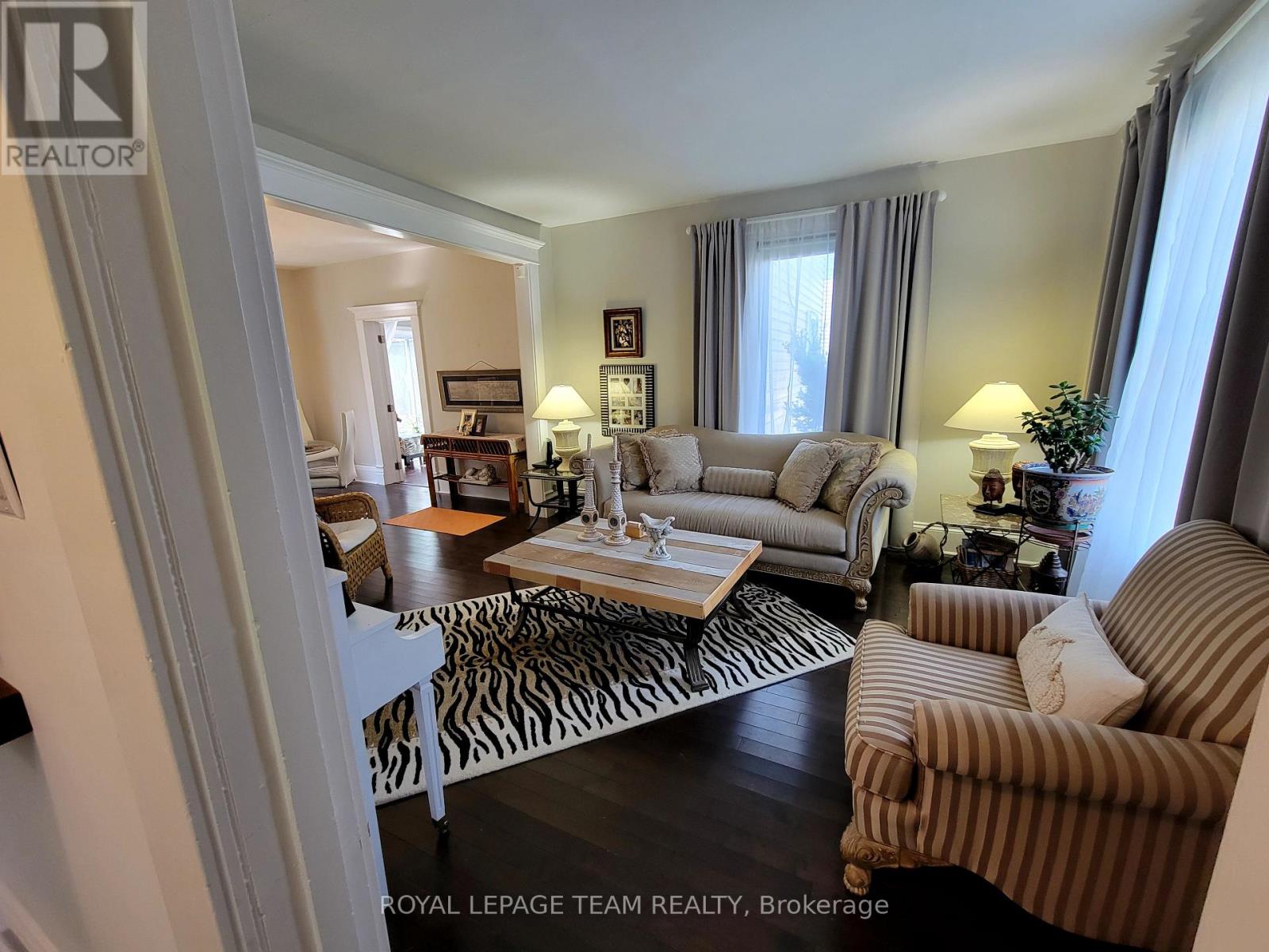 Photo 17 of 16 Peter Street S, North Glengarry ON