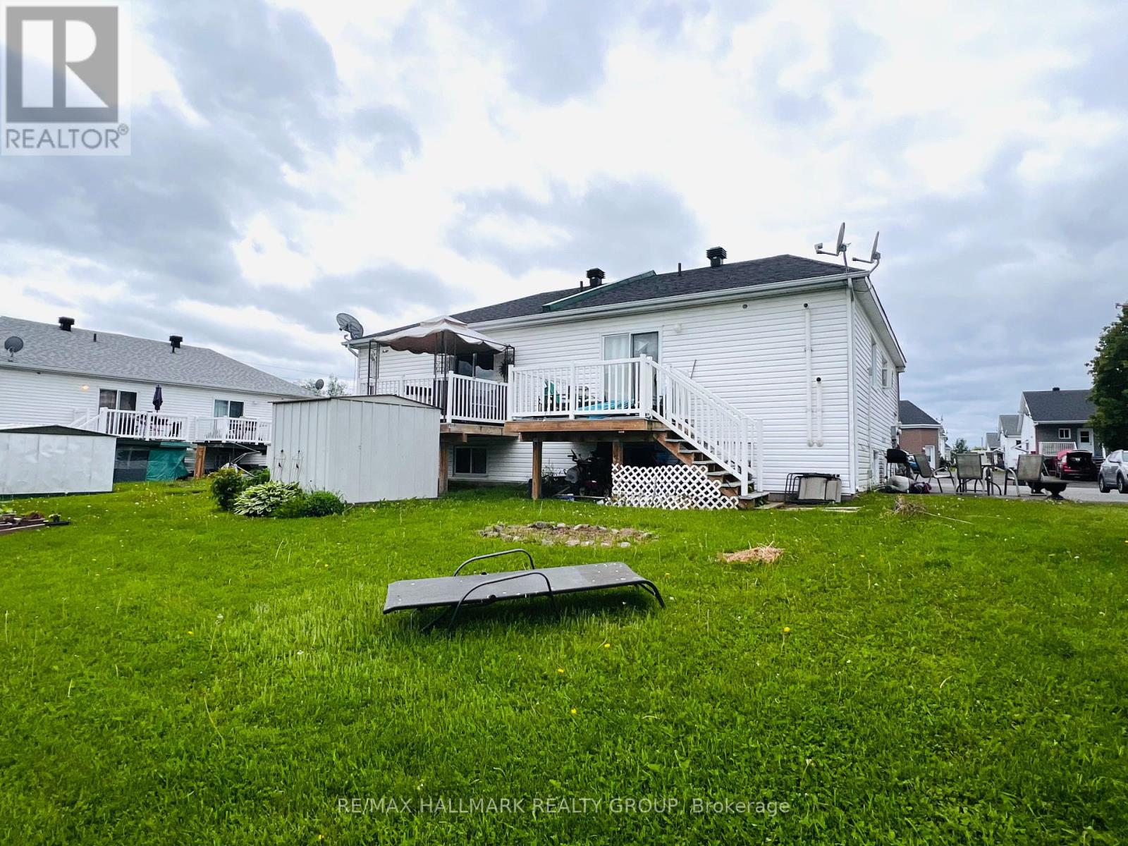 Photo 2 of 603 Paul Crescent, Hawkesbury ON