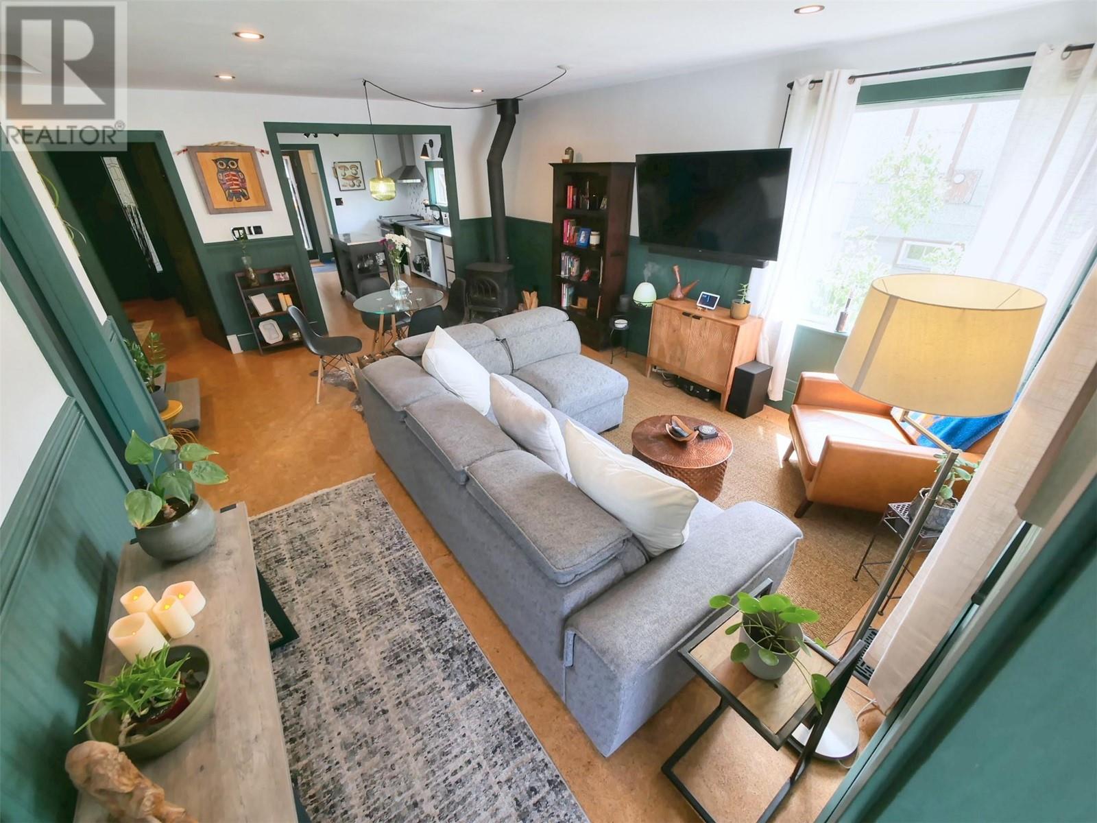 705 Glendale Avenue, Salmo
