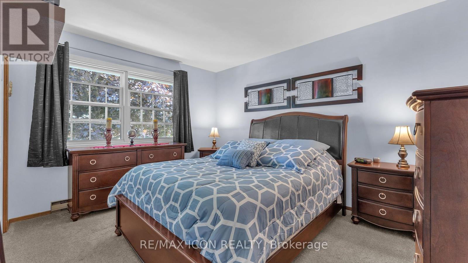 Single Family House Bungalow for Sale in  BETHANY STREET N North Middlesex (Parkhill) 