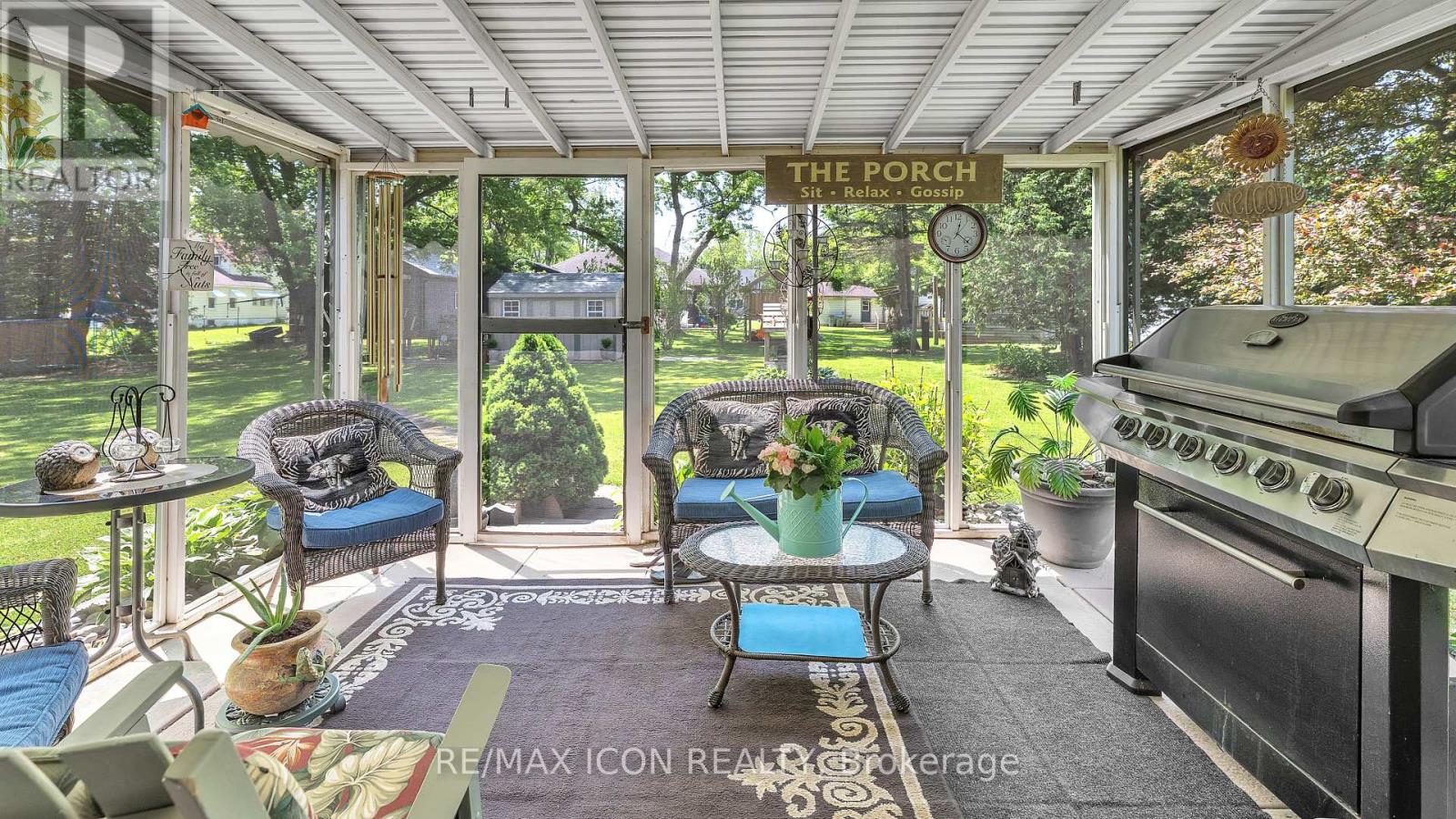 Single Family House Bungalow for Sale in  BETHANY STREET N North Middlesex (Parkhill) 