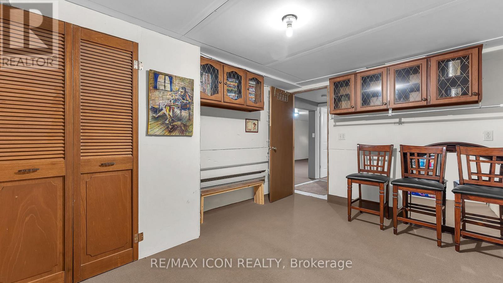 Single Family House Bungalow for Sale in  BETHANY STREET N North Middlesex (Parkhill) 