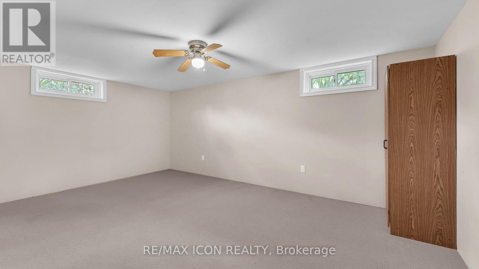 Single Family House Bungalow for Sale in  BETHANY STREET N North Middlesex (Parkhill) 