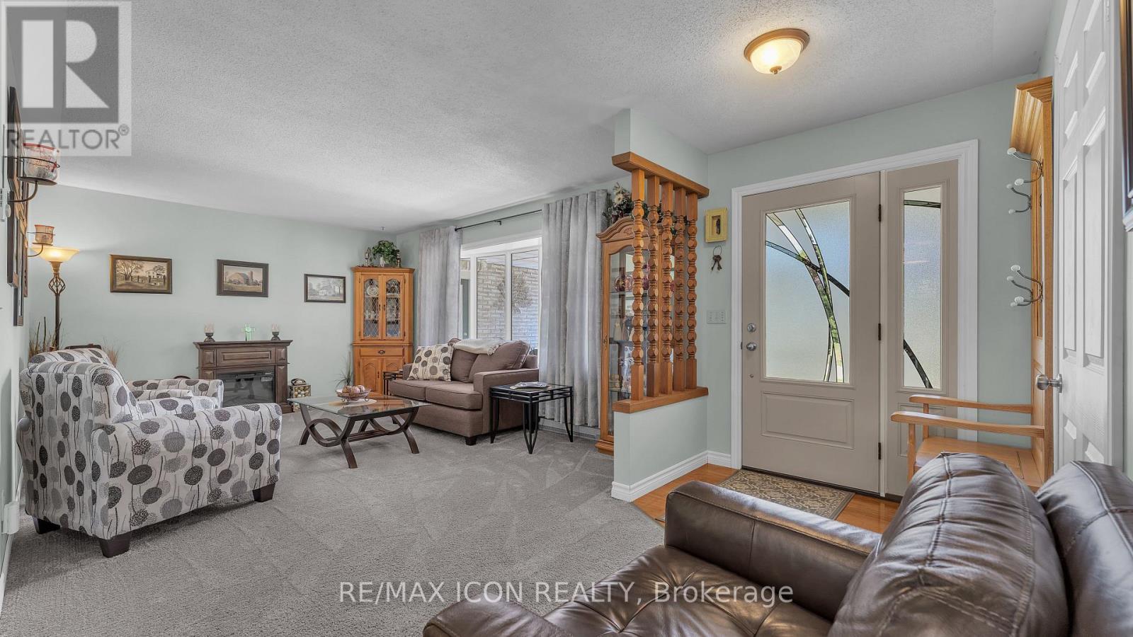 Single Family House Bungalow for Sale in  BETHANY STREET N North Middlesex (Parkhill) 