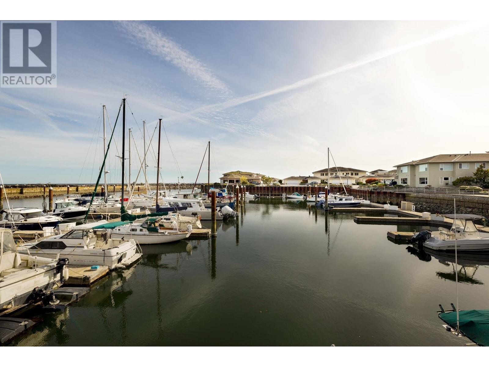 214 1585 FIELD ROAD, Sechelt