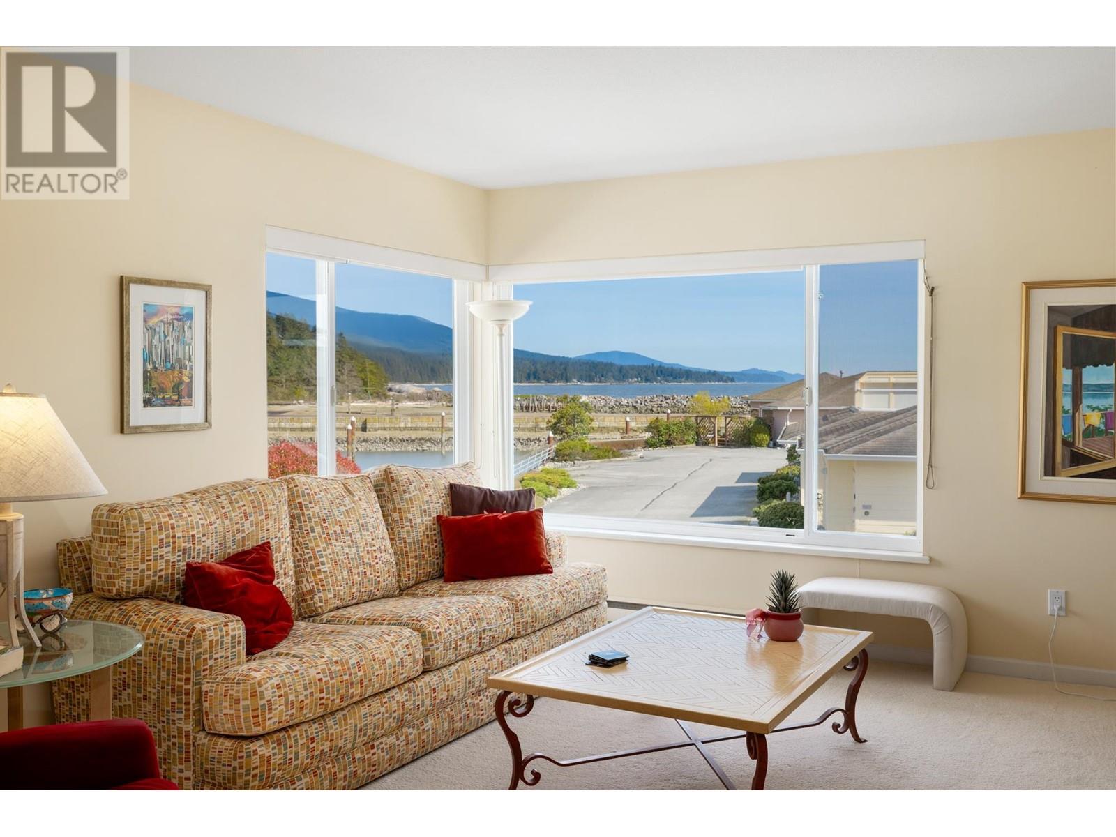214 1585 FIELD ROAD, Sechelt