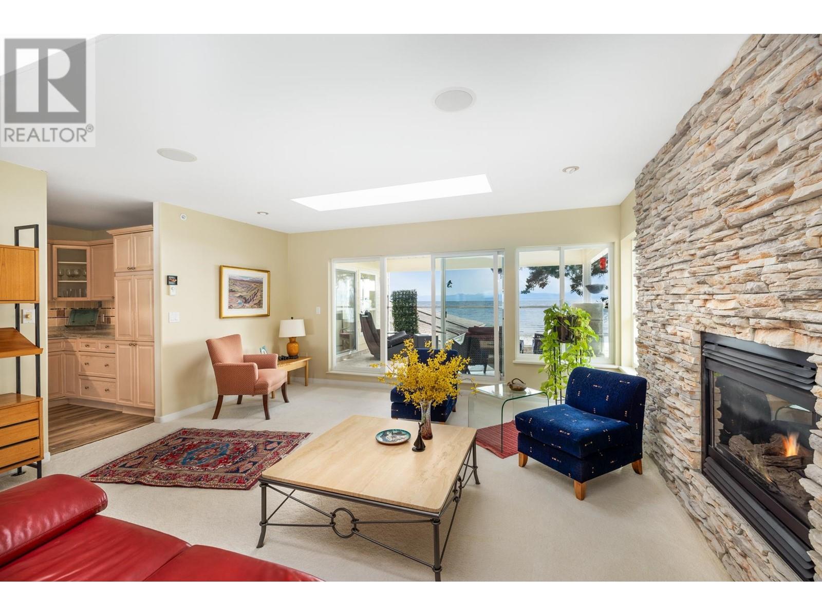 214 1585 FIELD ROAD, Sechelt