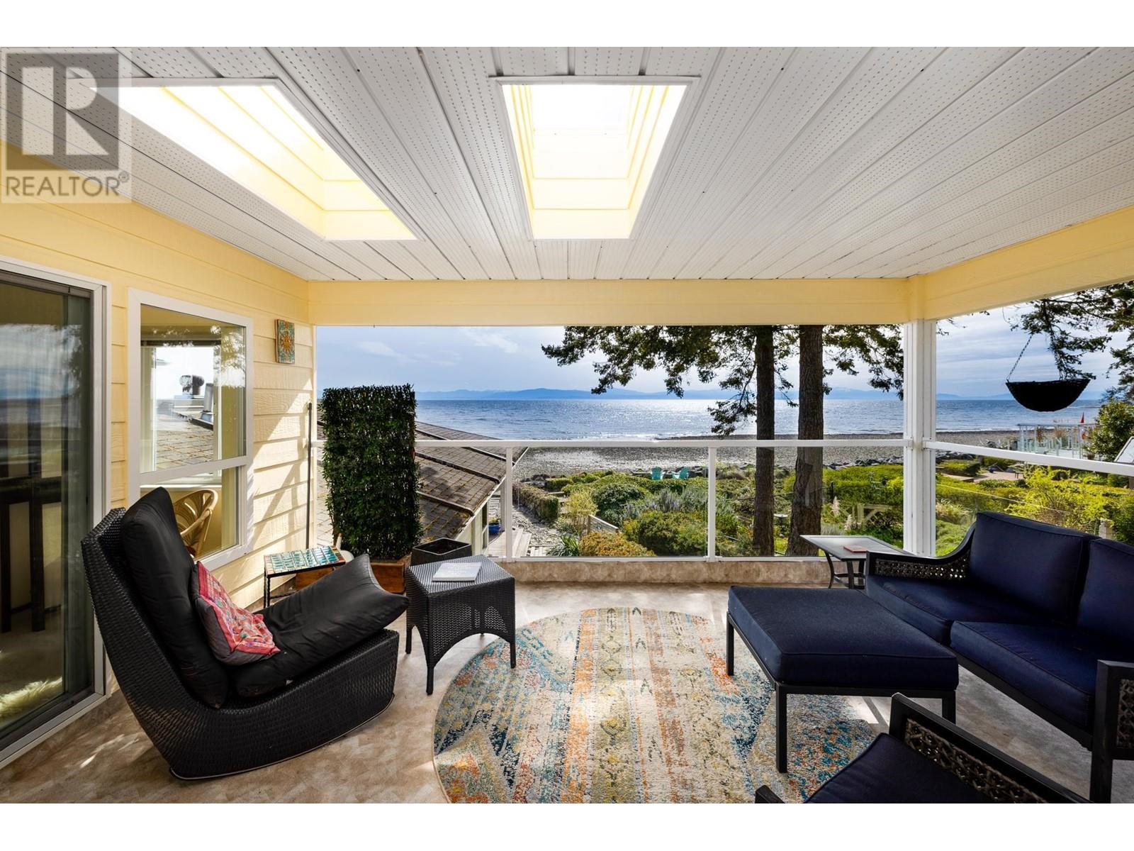 214 1585 FIELD ROAD, Sechelt