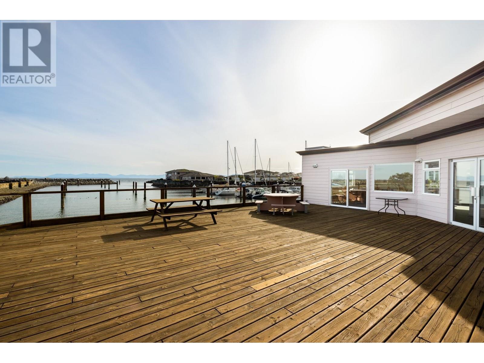 214 1585 FIELD ROAD, Sechelt