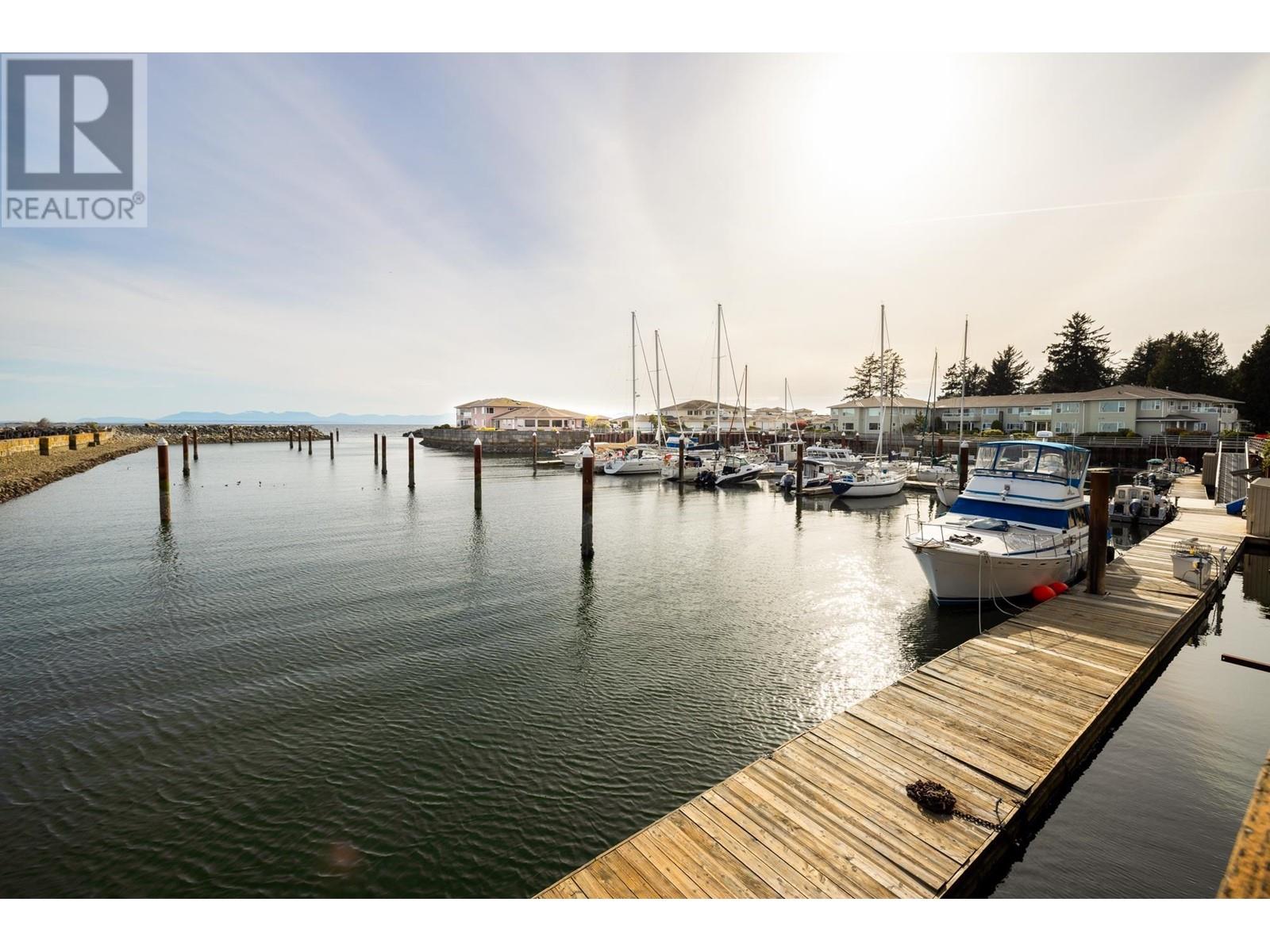 214 1585 FIELD ROAD, Sechelt