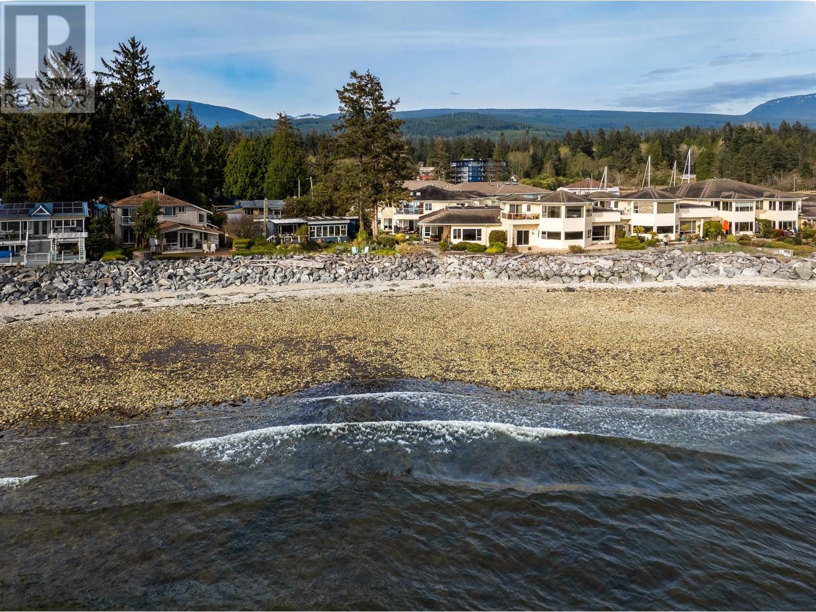 214 1585 FIELD ROAD, Sechelt