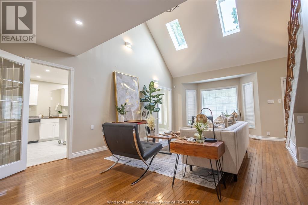 Photo 10 of 591 Old Tecumseh Road, Lakeshore ON