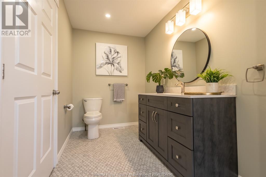 Photo 15 of 591 Old Tecumseh Road, Lakeshore ON