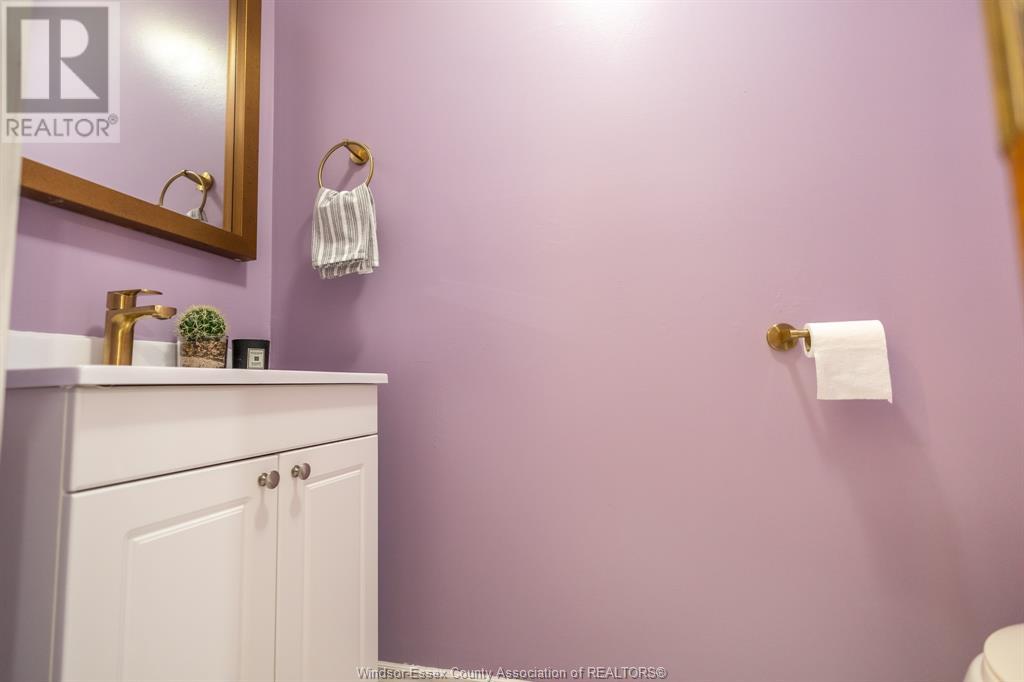 Photo 23 of 591 Old Tecumseh Road, Lakeshore ON