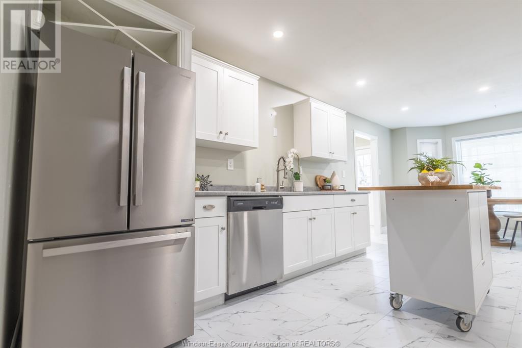 Photo 6 of 591 Old Tecumseh Road, Lakeshore ON