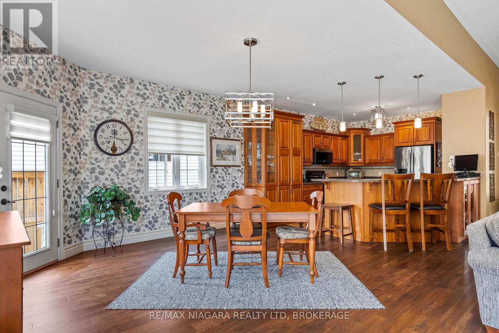 Photo 13 of 47 Rosemount Avenue, Port Colborne ON