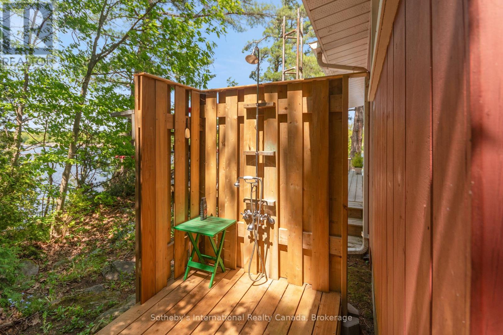 5096 ISLAND 865 - 19