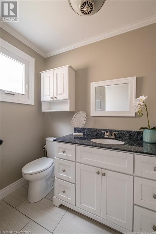 Photo 37 of 94 Adis Avenue, Hamilton ON