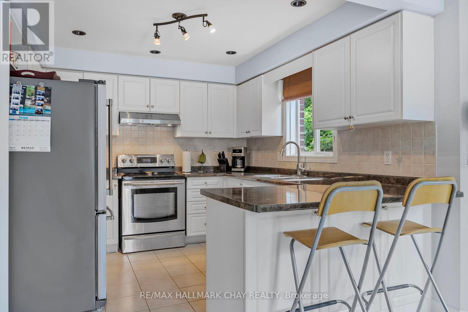 Single Family House for Sale in  MAW COURT Barrie (Northwest) 