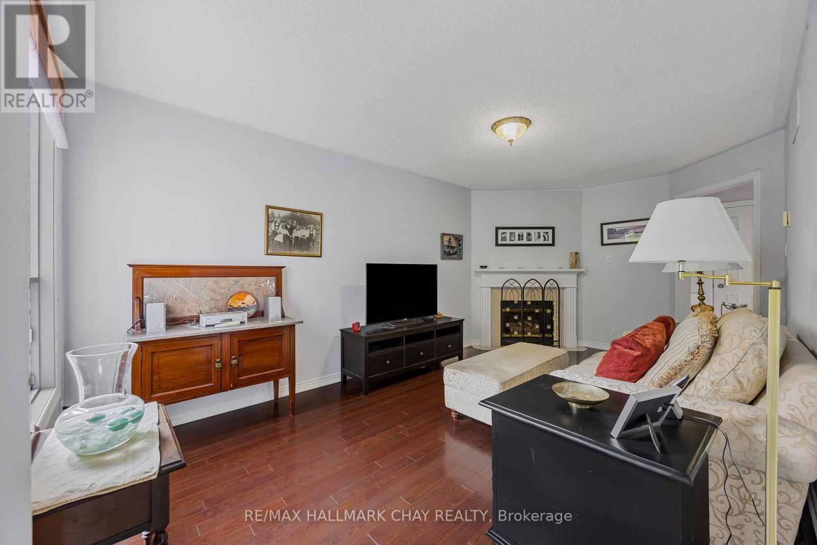 Single Family House for Sale in  MAW COURT Barrie (Northwest) 