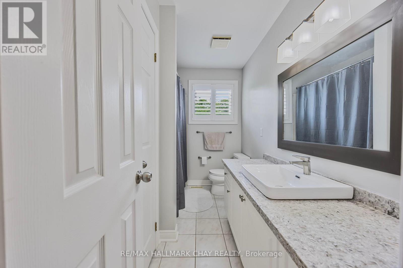 Single Family House for Sale in  MAW COURT Barrie (Northwest) 