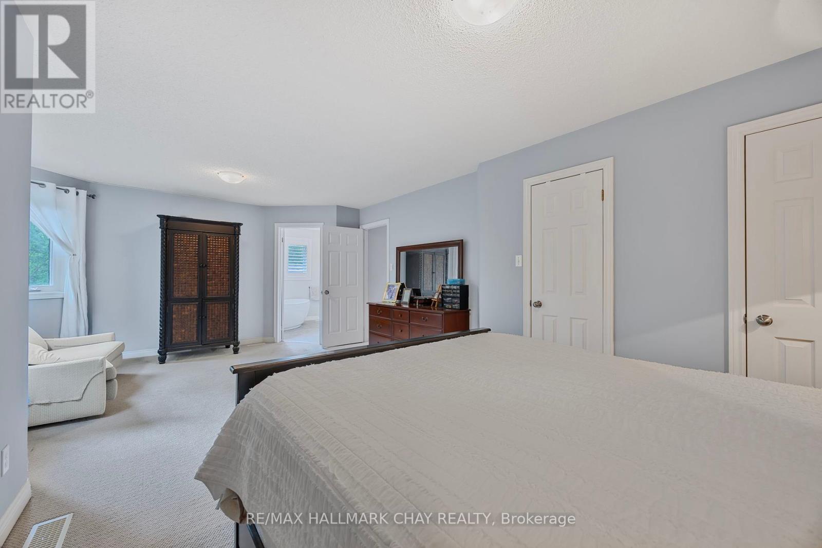 Single Family House for Sale in  MAW COURT Barrie (Northwest) 