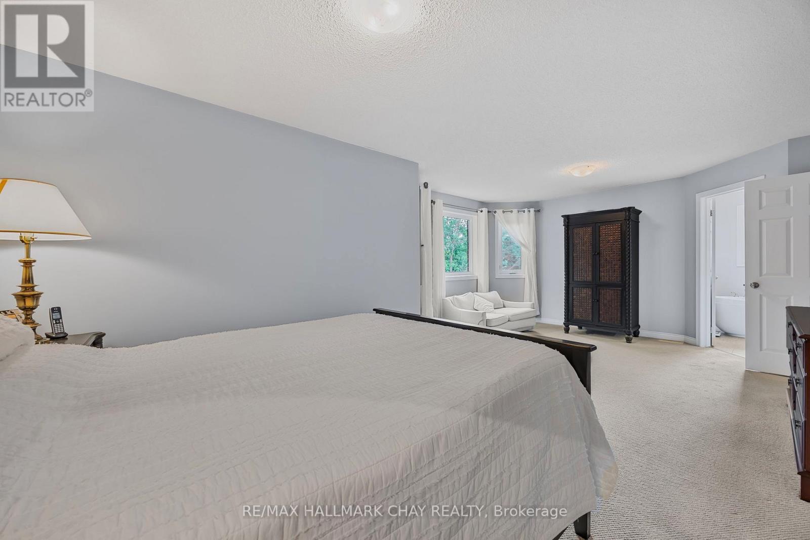 Single Family House for Sale in  MAW COURT Barrie (Northwest) 