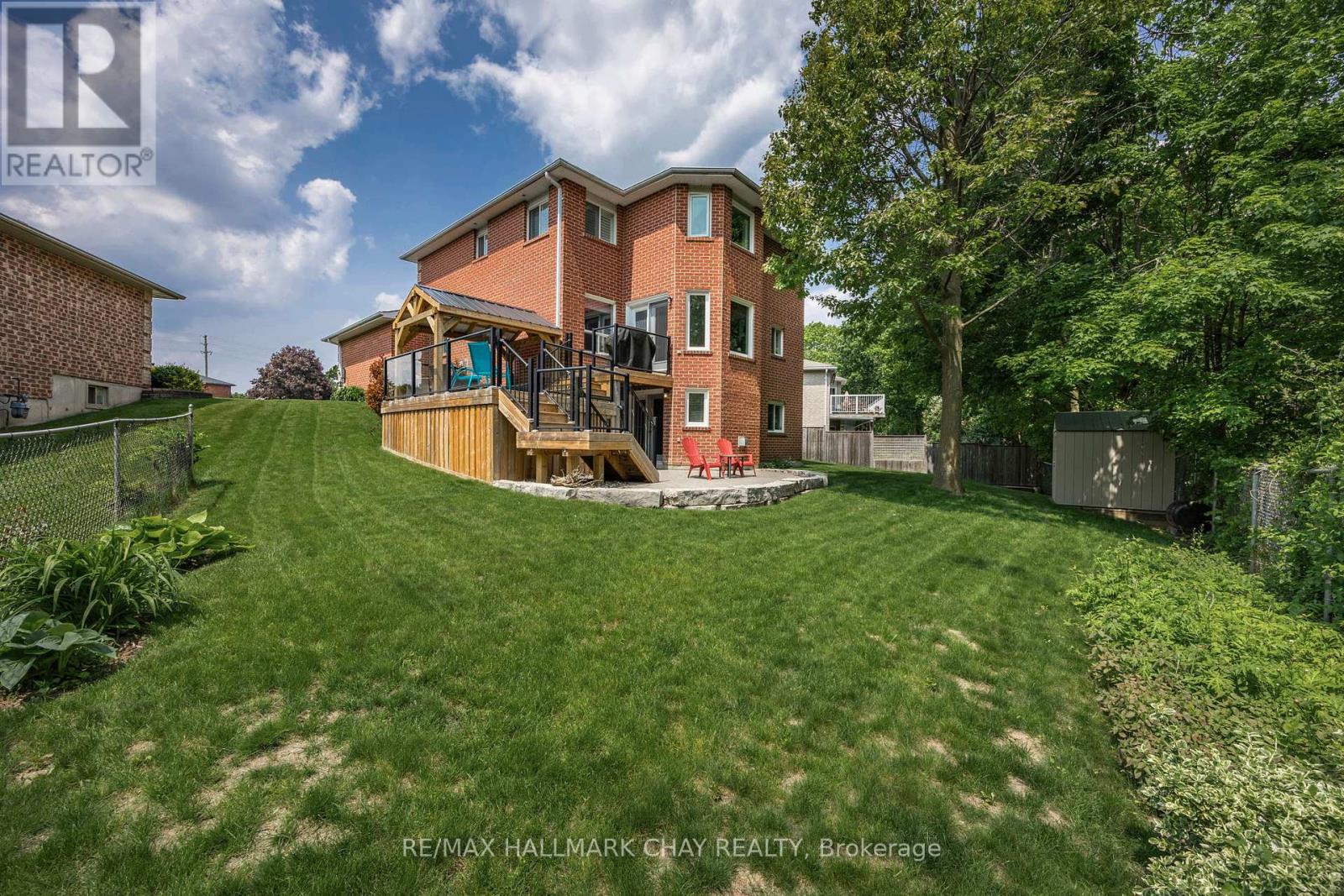 Single Family House for Sale in  MAW COURT Barrie (Northwest) 