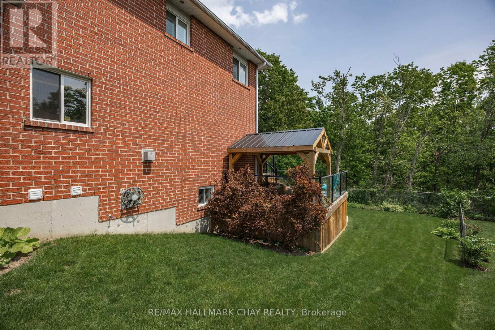 Single Family House for Sale in  MAW COURT Barrie (Northwest) 