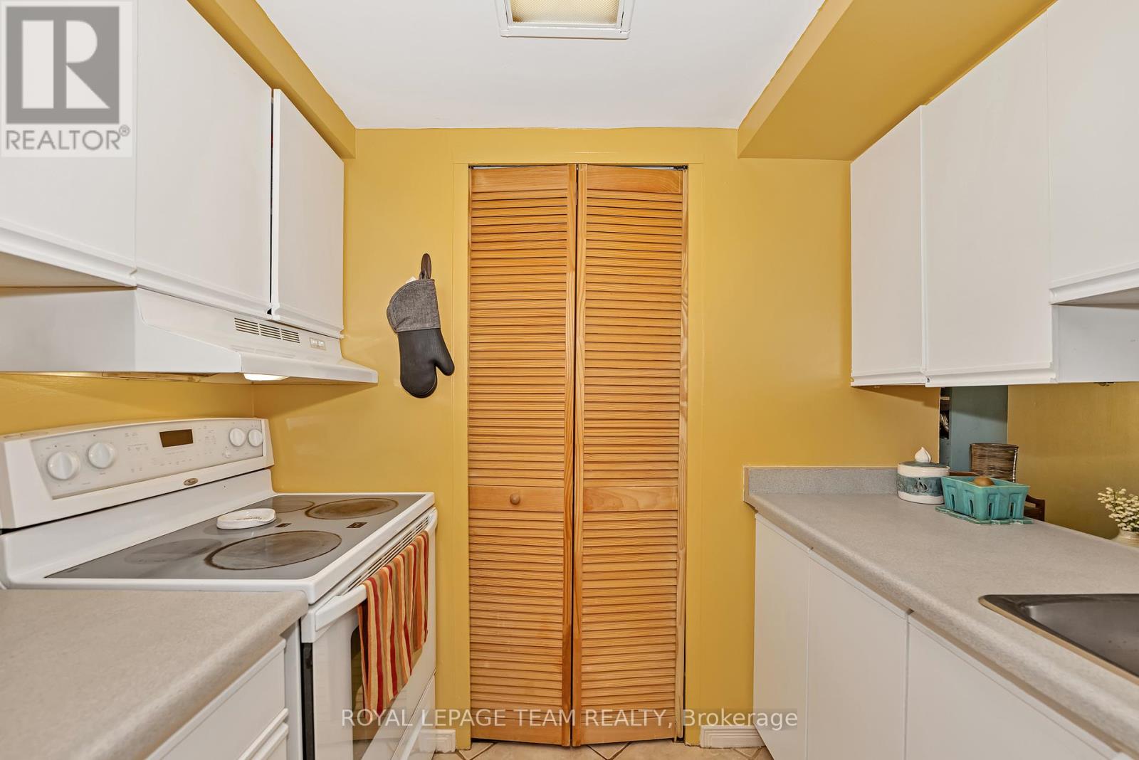 Photo 1 of 307 202 Hinchey Avenue, Ottawa ON
