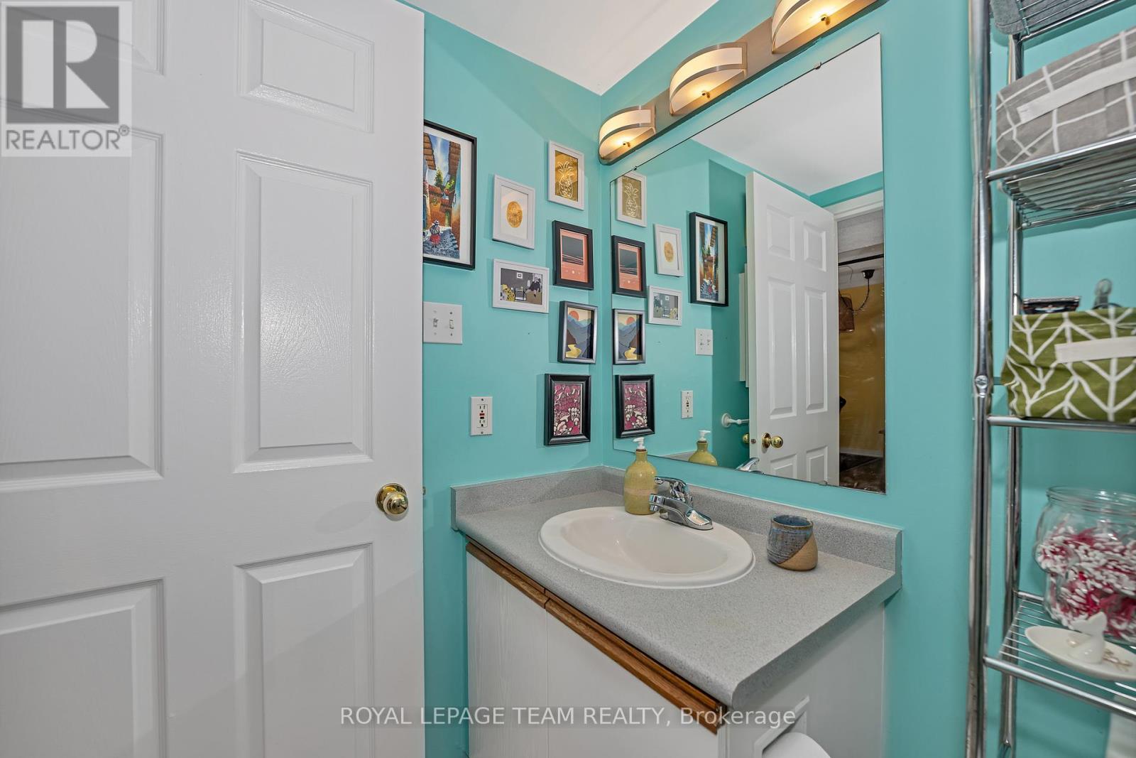 Photo 8 of 307 202 Hinchey Avenue, Ottawa ON