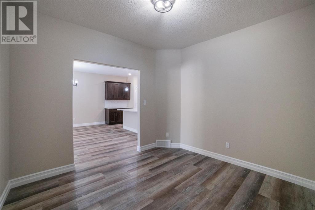 Single Family House Bungalow for Sale in   Avenue Victoria Park Camrose 