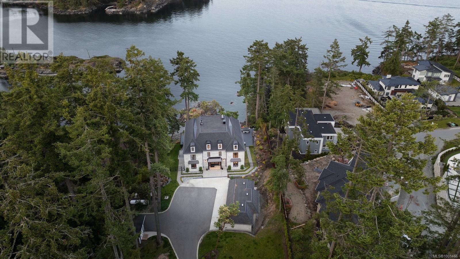  10865 Fernie Wynd Road, North Saanich