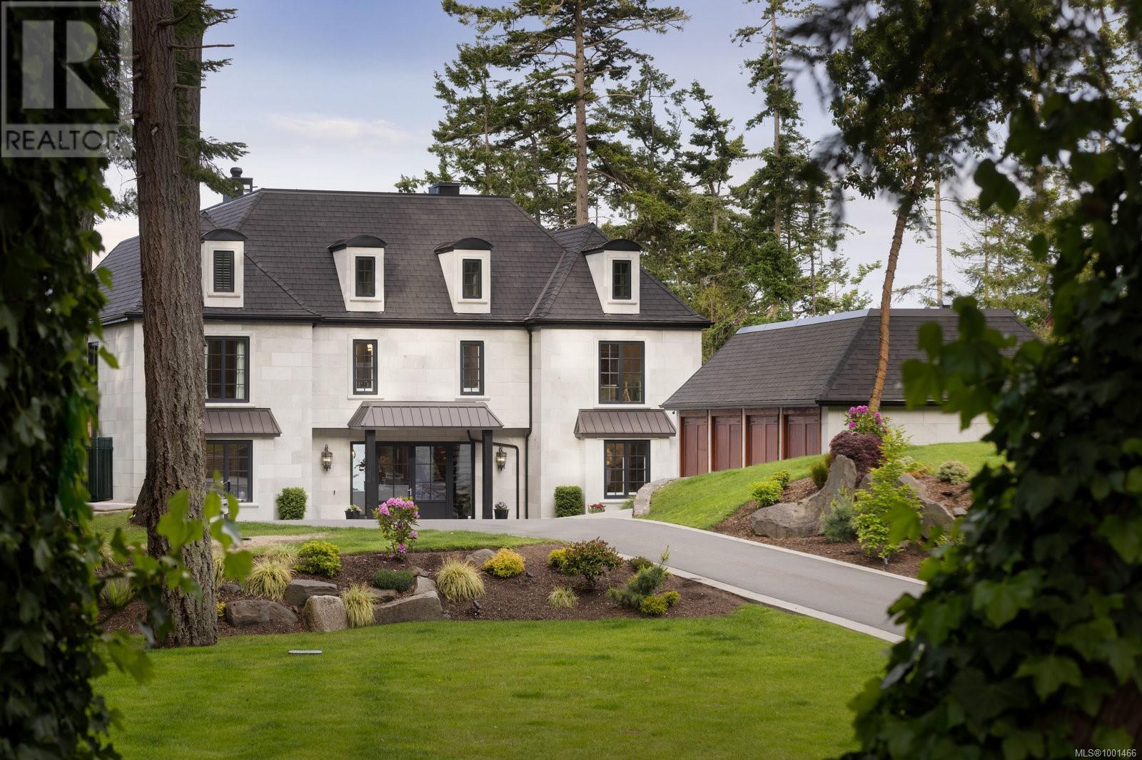  10865 Fernie Wynd Road, North Saanich