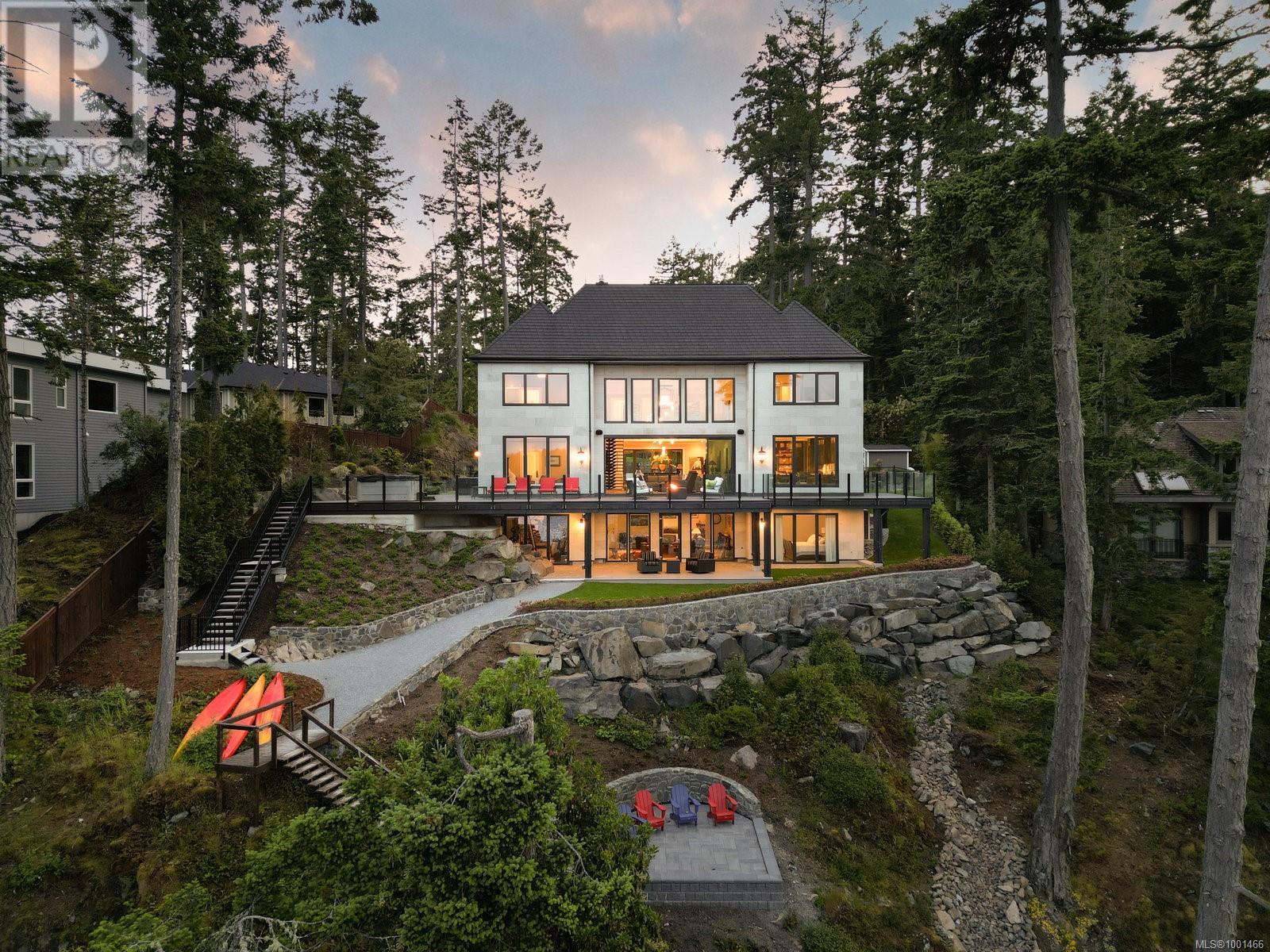  10865 Fernie Wynd Road, North Saanich