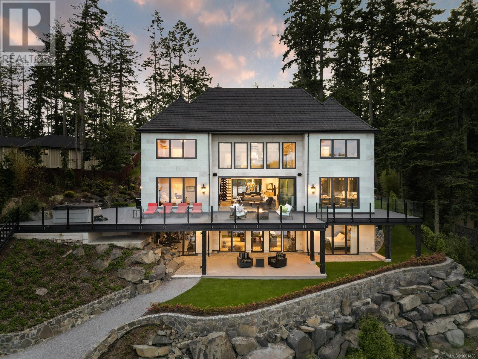 10865 Fernie Wynd Road, North Saanich
