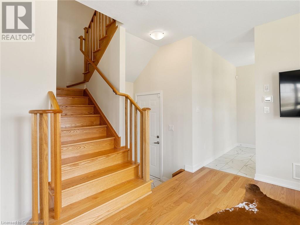 Photo 23 of 170 Whithorn Crescent, Caledonia ON