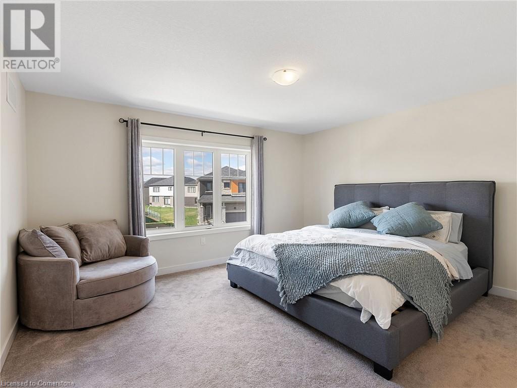 Photo 33 of 170 Whithorn Crescent, Caledonia ON