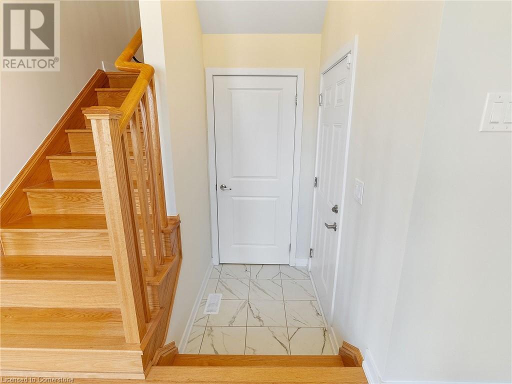 Photo 40 of 170 Whithorn Crescent, Caledonia ON